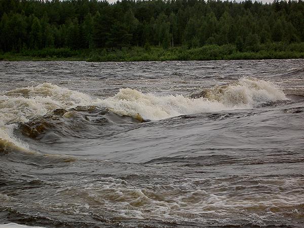 Kattilakosken luonnonmaisema TONKOn leirintäalueen lähellä